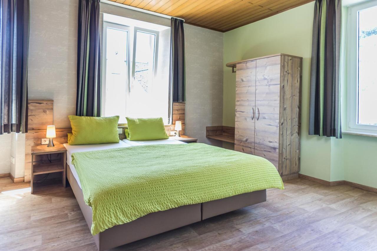 Altes Schulhaus Hotel Целтинген-Рахтиг Екстериор снимка